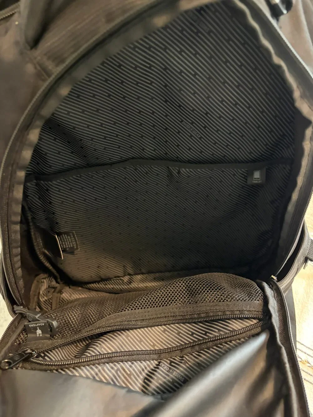 SwissGear 8 Compartment Backpack w/ laptop sleeve -Great Condition, All-Black